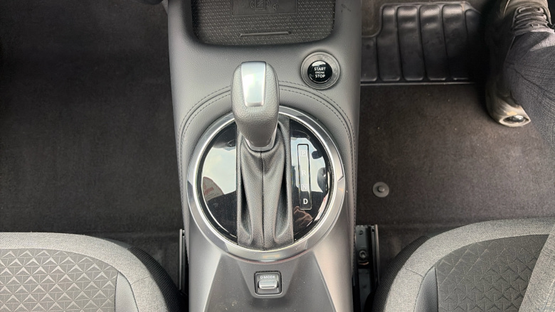 Nissan Juke 1.0 DiG-T N-Connecta 5dr DCT Petrol Hatchback